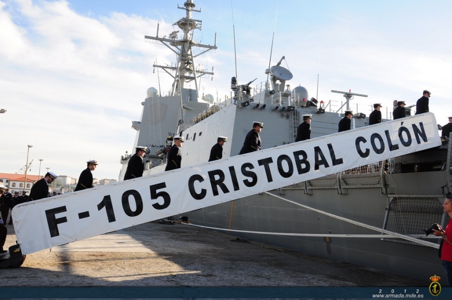 Embarque primera dotación a la "Cristobal Colón"