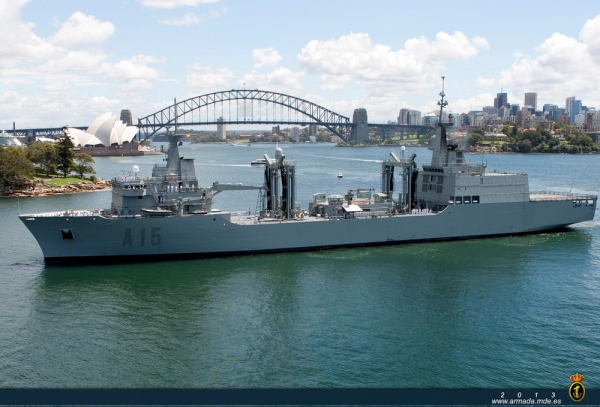 B.A.C. Cantabria frente a la Ópera de Sidney